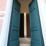 Garibaldi 52 - Renovated In Old Town Διαμέρισμα *