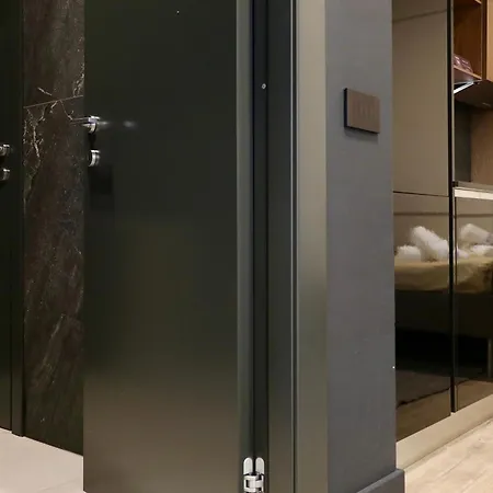 Luxury Garibaldi - Perfect For Couples - Fully Equipped - Historical Centre דירה