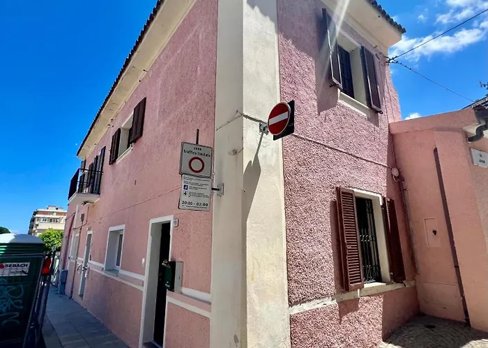 Luxury Garibaldi - Perfect For Couples - Fully Equipped - Historical Centre * Olbia